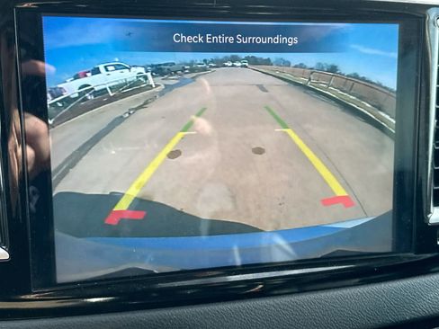 Used 2024 Chrysler Pacifica Touring-L image 17