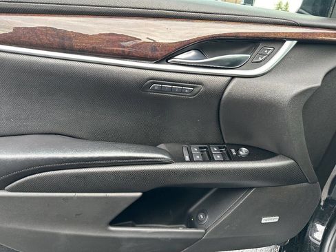 Used 2013 Cadillac XTS Premium image 12