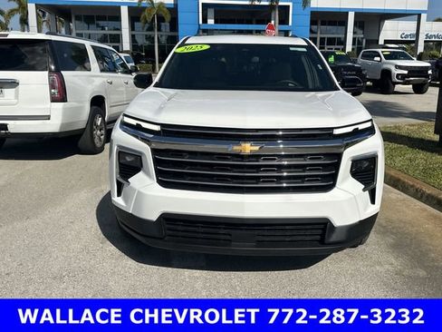 Certified 2025 Chevrolet Traverse LT image 3