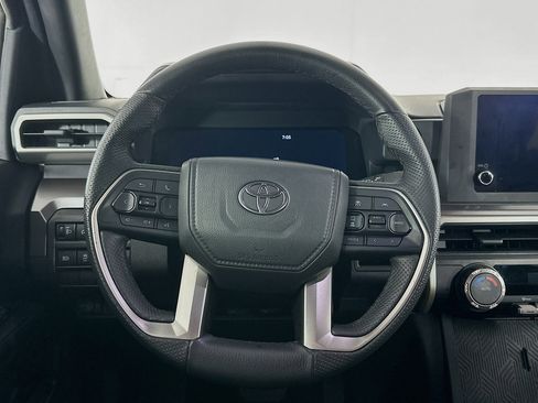 Used 2025 Toyota Tacoma TRD Off-Road image 18