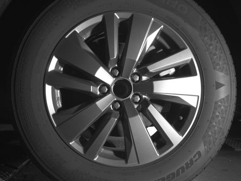 Used 2025 Nissan Pathfinder SV image 14