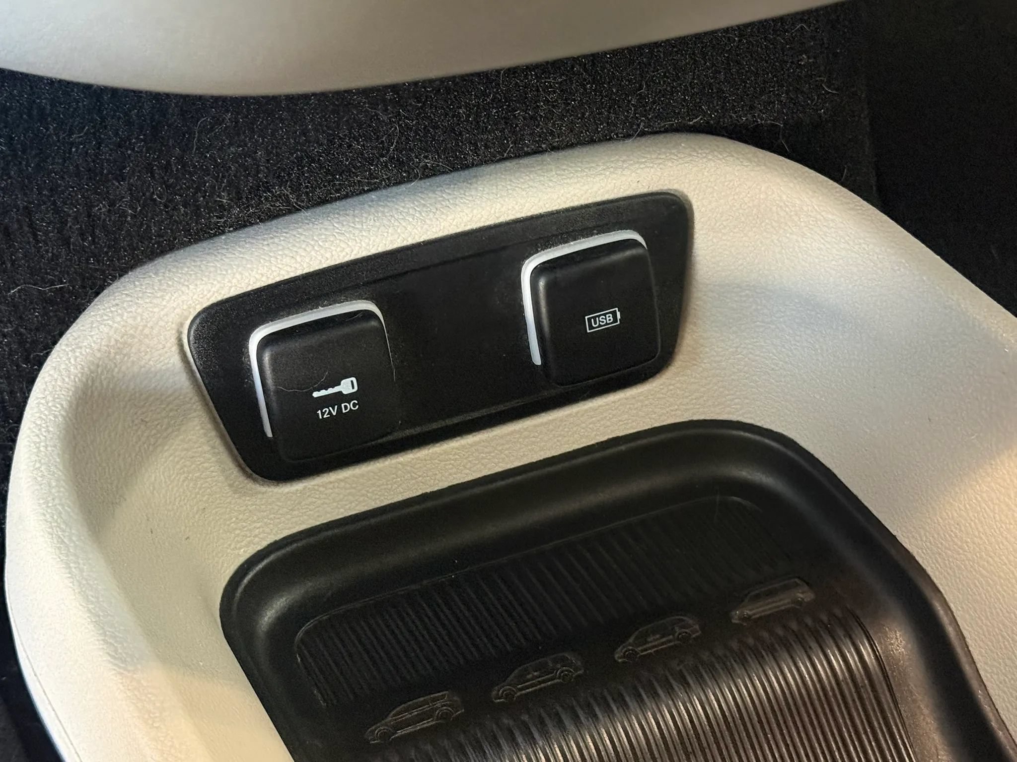 Used 2018 Chrysler Pacifica Touring Plus w/ Tire & Wheel Group FWD image 22