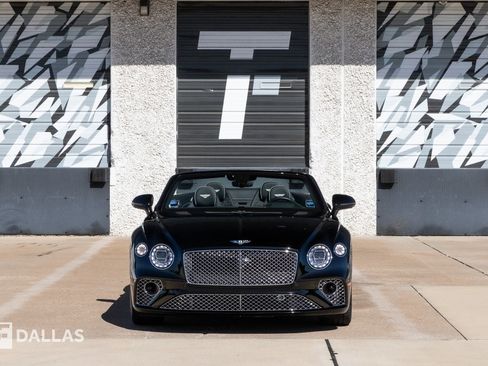 Used 2022 Bentley Continental GT image 3