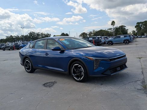 Certified 2025 Kia K4 EX FWD image 2