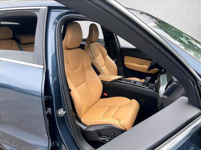 Used 2019 Volvo XC60 T5 Momentum w/ Multimedia Package FWD image 9