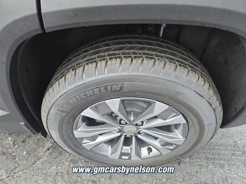 New 2026 Chevrolet Equinox LT w/ Convenience Package II AWD/4WD image 9