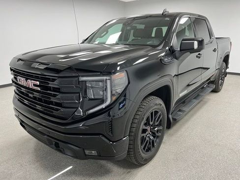 Used 2024 GMC Sierra 1500 Elevation w/ Elevation Premium Package AWD/4WD image 4