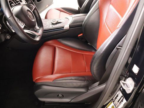 Used 2019 Mercedes-Benz GLC 300 4MATIC Coupe image 10