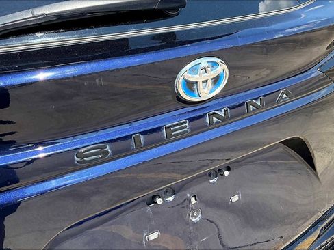 Used 2021 Toyota Sienna XSE image 25