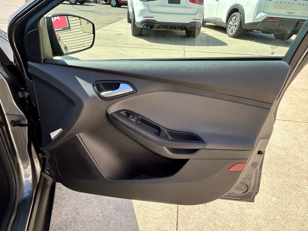 Used 2014 Ford Focus SE FWD image 16
