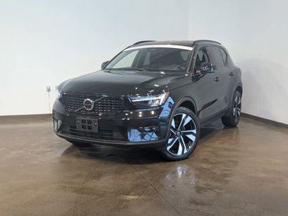 Used 2024 Volvo XC40 B5 Plus