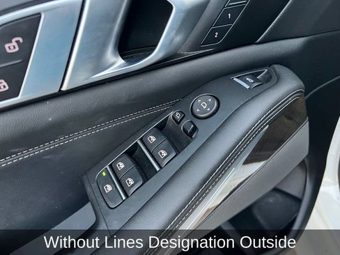 Used 2023 BMW X5 sDrive40i w/ M Sport Package RWD image 13