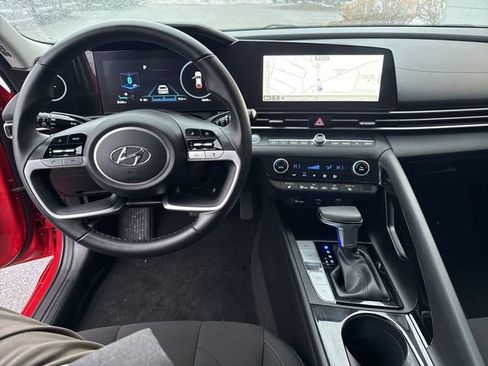 Certified 2023 Hyundai Elantra SEL w/ Convenience Package image 24