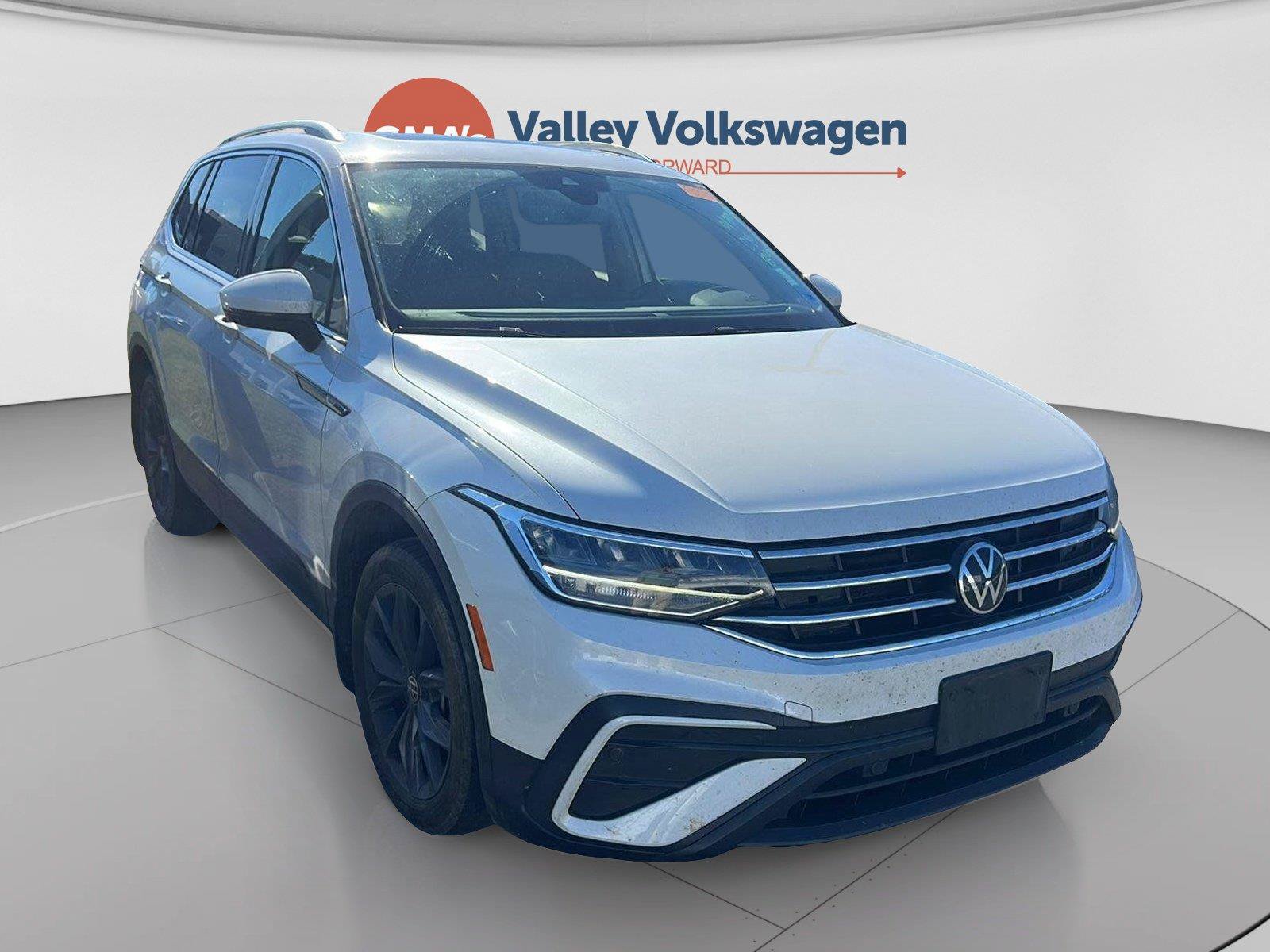 Used 2023 Volkswagen Tiguan SE AWD/4WD image 6