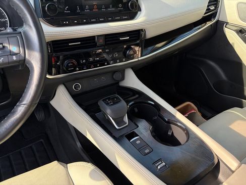 Certified 2023 Nissan Rogue SL w/ SL Premium Package FWD image 20