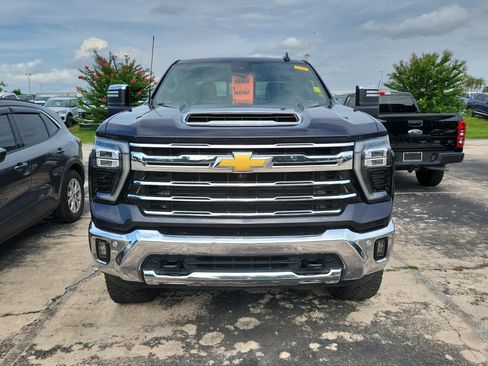 Used 2024 Chevrolet Silverado 2500 LTZ w/ LTZ Plus Package AWD/4WD image 2