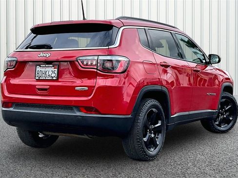 Used 2018 Jeep Compass Latitude image 25
