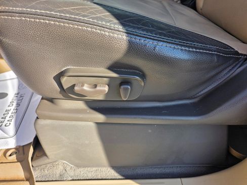 Used 2014 Nissan Armada Platinum w/ Platinum Reserve Package image 25