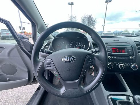 Used 2018 Kia Forte LX image 15