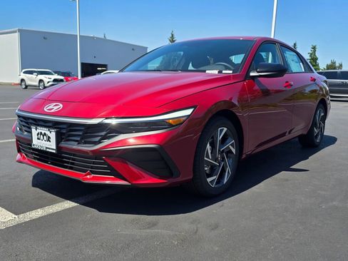 New 2025 Hyundai Elantra Sport image 8