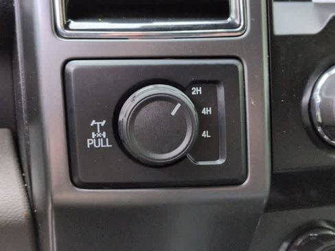 Used 2020 Ford F150 XLT w/ Equipment Group 302A Luxury AWD/4WD image 39