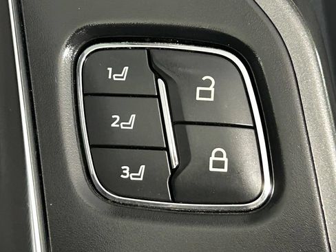 Used 2022 Ford F150 Lariat w/ Equipment Group 502A High AWD/4WD image 39