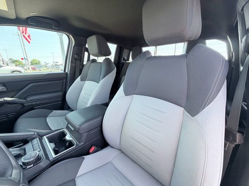 Used 2025 Toyota Tacoma TRD Sport AWD/4WD image 22