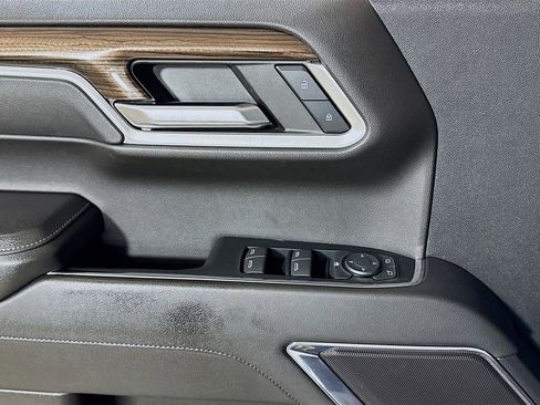 Used 2023 Chevrolet Silverado 1500 LT AWD/4WD image 16
