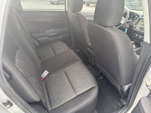 Used 2023 Mitsubishi Outlander Sport SE image 18