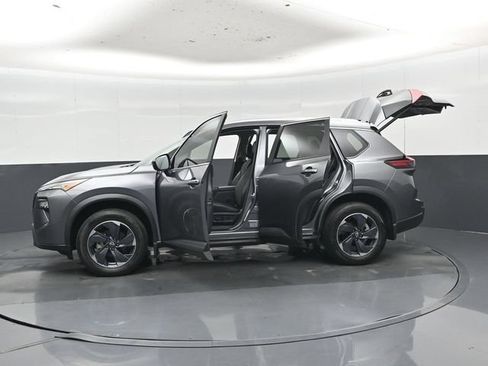 Used 2024 Nissan Rogue SV w/ SV Premium Package FWD image 56
