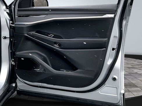 Used 2025 Jeep Wagoneer S Limited image 24