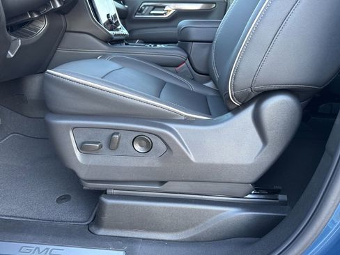 New 2026 GMC Yukon XL Elevation w/ LPO, Elevation Black Package image 21