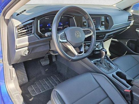 Used 2024 Volkswagen Jetta SE image 10