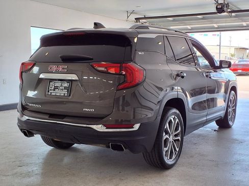 Used 2020 GMC Terrain SLT w/ Preferred Package AWD/4WD image 3