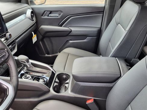 New 2025 Chevrolet Colorado LT w/ LT Convenience Package image 18