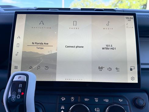 New 2026 Land Rover Defender 110 OCTA image 28