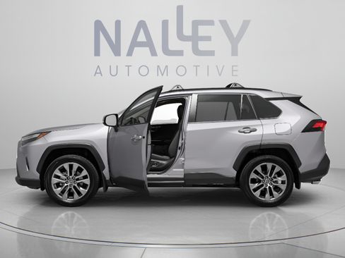 Used 2023 Toyota RAV4 LE FWD image 4