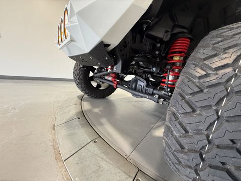 Used 2025 Jeep Wrangler Sport AWD/4WD image 8