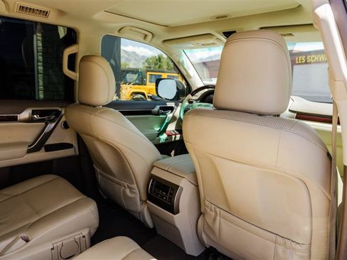 Used 2017 Lexus GX 460 Luxury AWD/4WD image 33