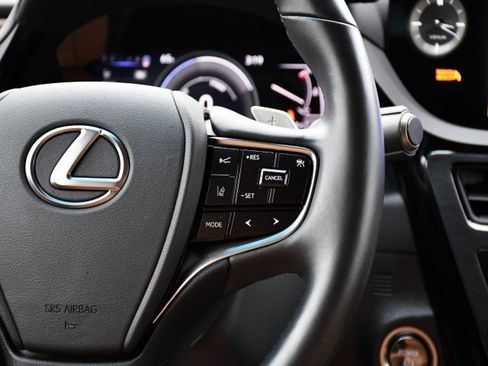 Certified 2025 Lexus ES 300h w/ Premium Package image 24