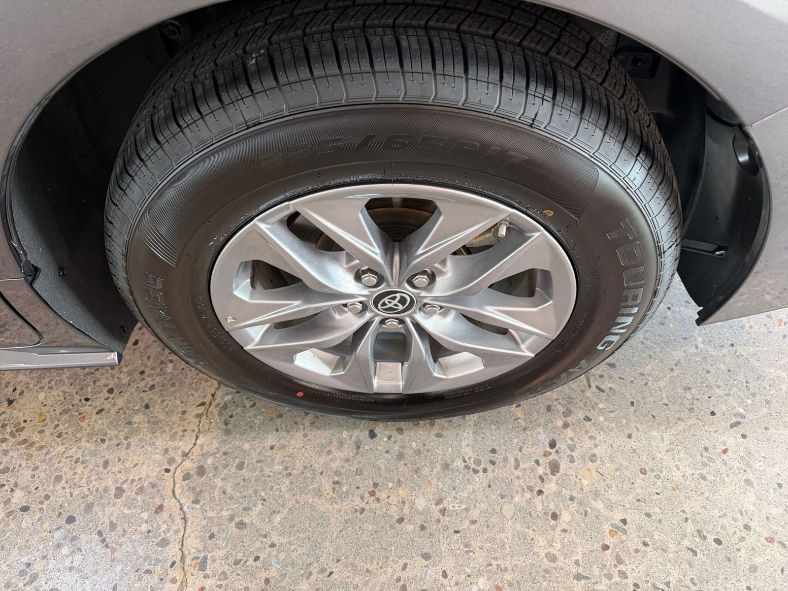 Used 2025 Toyota Sienna XLE FWD image 32