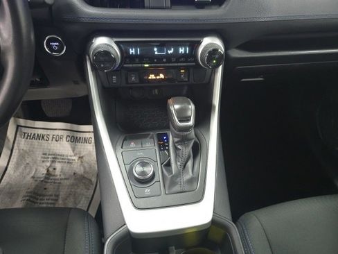 Used 2024 Toyota RAV4 SE image 17