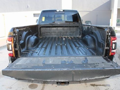 Used 2021 RAM 3500 Laramie w/ Night Edition image 28