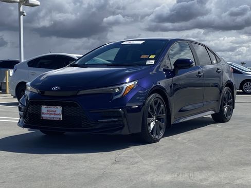Certified 2025 Toyota Corolla SE image 6