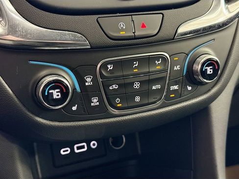 Used 2023 Chevrolet Equinox LT image 16