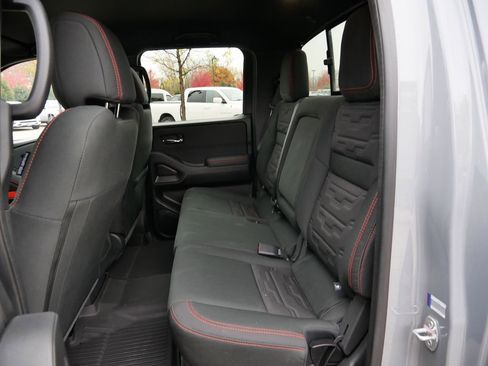 Used 2024 Nissan Frontier PRO-4X w/ Technology Package image 11