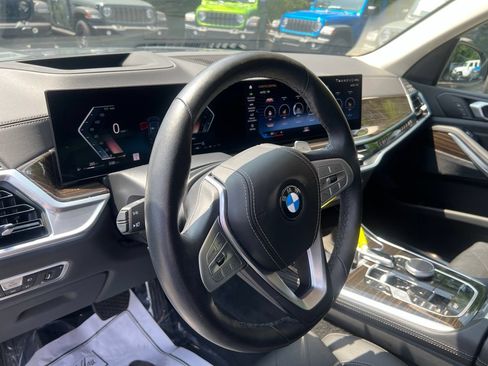 Used 2023 BMW X7 xDrive40i w/ Parking Assistance Package AWD/4WD image 14