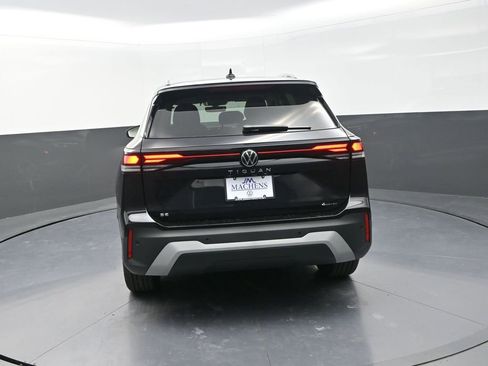New 2026 Volkswagen Tiguan SE AWD/4WD image 9