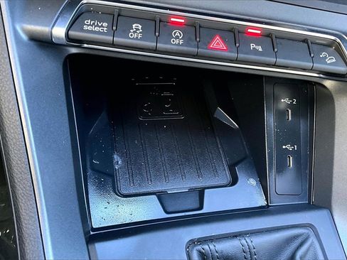 Used 2025 Audi Q3 2.0T Premium w/ Convenience Package image 15