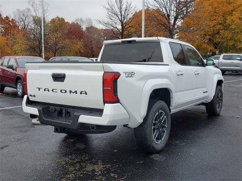New 2025 Toyota Tacoma TRD Sport image 4